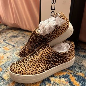 J/Slides Cheetah Print sneakers